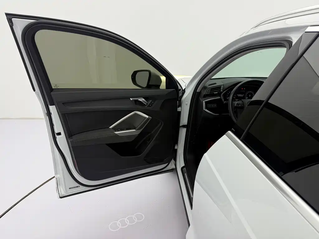 Audi Q3 2022 — фото 19