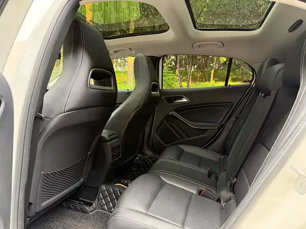 Mercedes-Benz GLA 2015