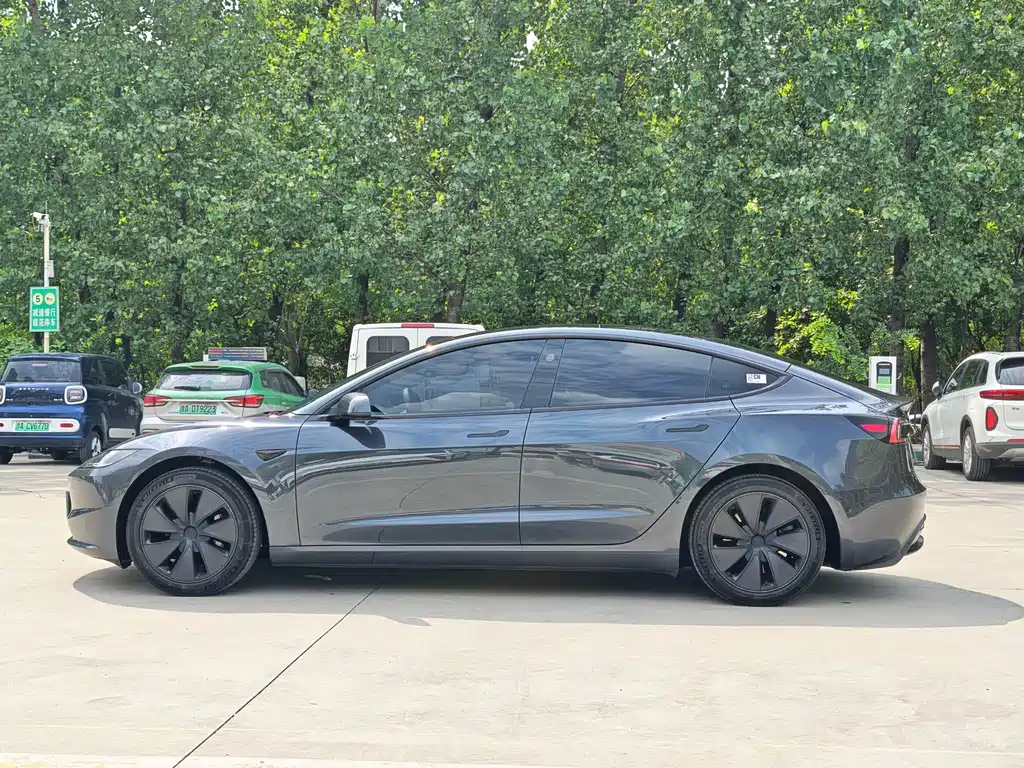 Tesla Model 3 2024 — фото 10