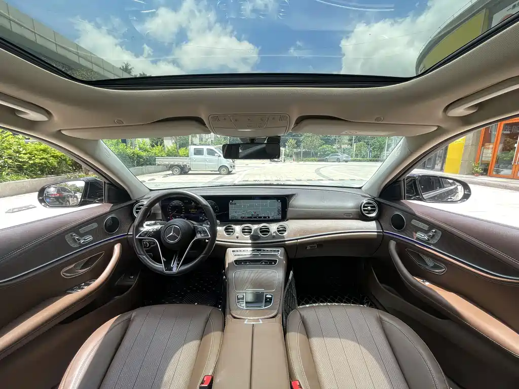 Mercedes-Benz E-Class 2021 — фото 15