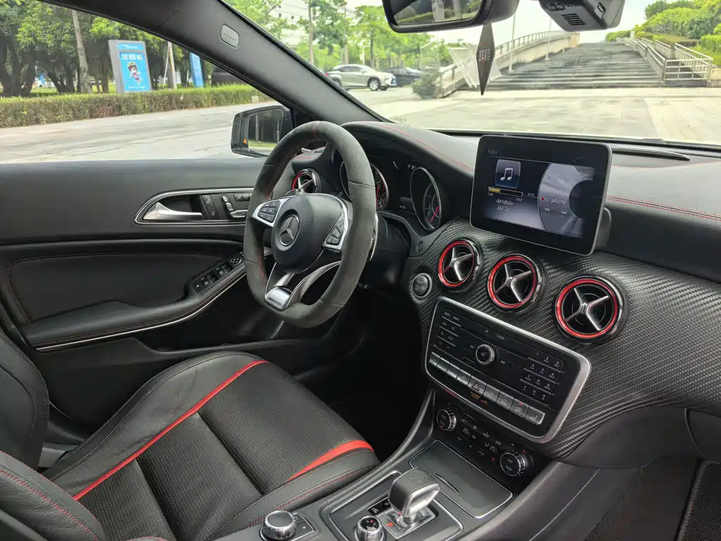 Mercedes-Benz A-Class AMG 2018 — фото 13