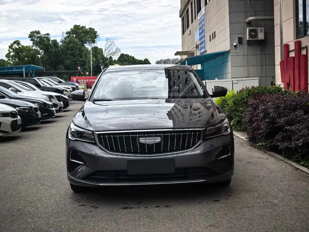 Geely Emgrand 2026