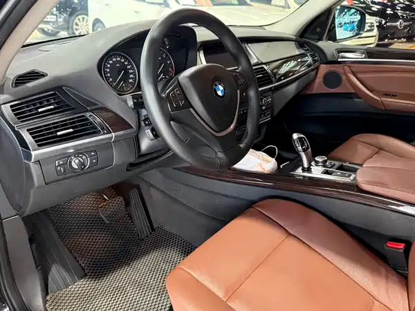 BMW X5 2011