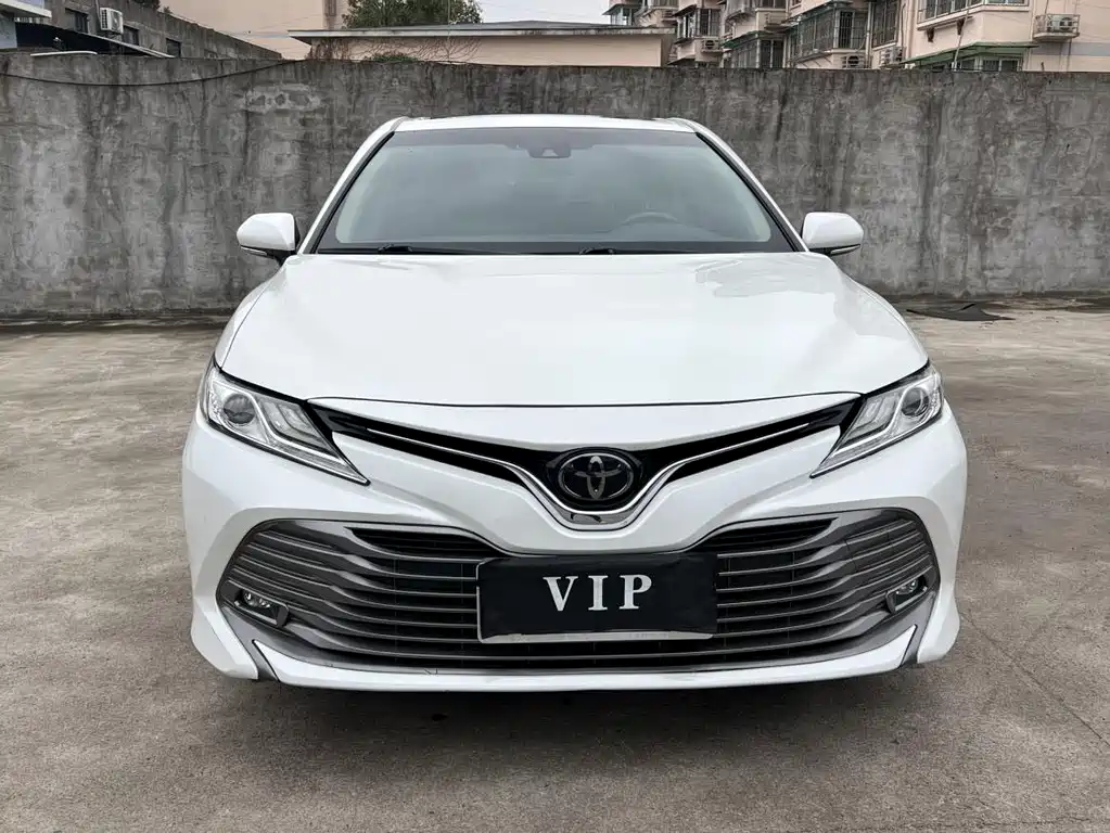 Toyota Camry 2020 — фото 2
