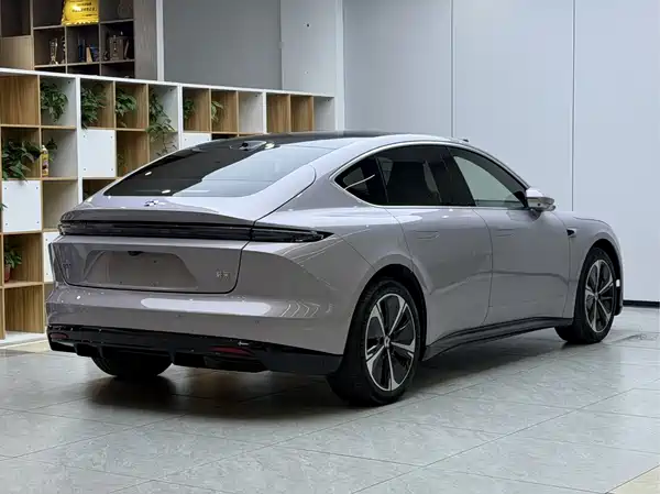 NIO ET5 2025