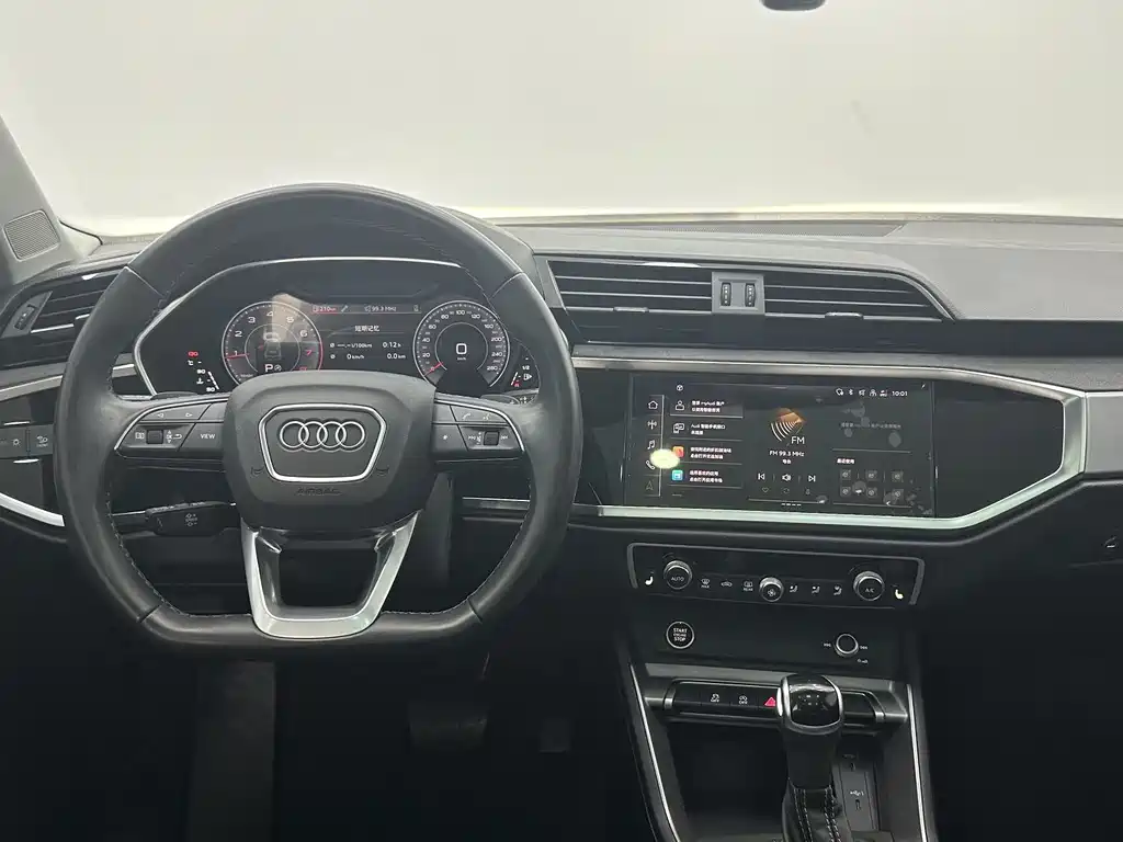 Audi Q3 2023 — фото 11