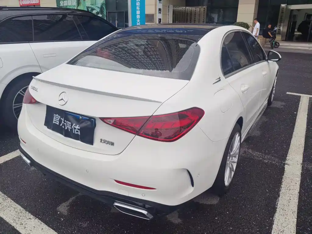 Mercedes-Benz C-Class 2024