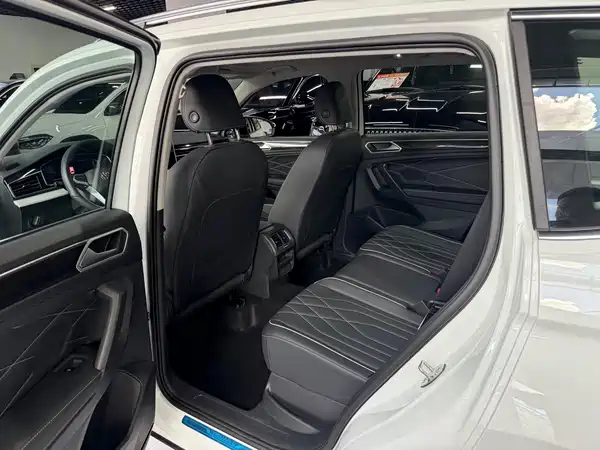 Volkswagen Tiguan L 2025