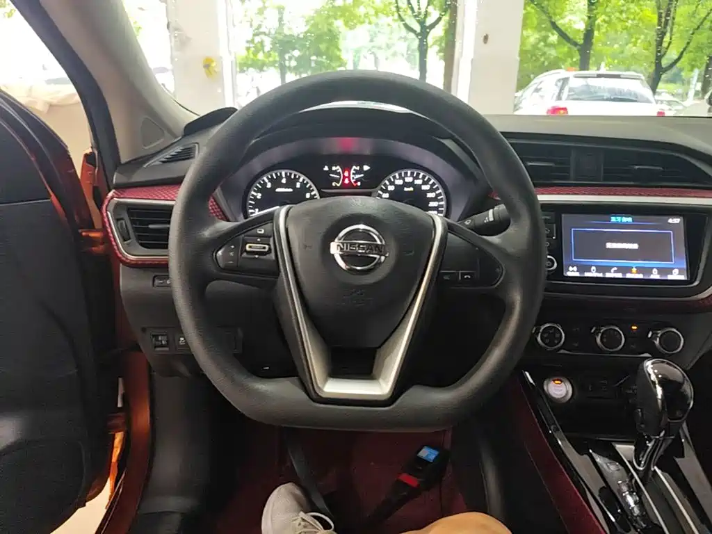 Nissan Bluebird 2016 — фото 11