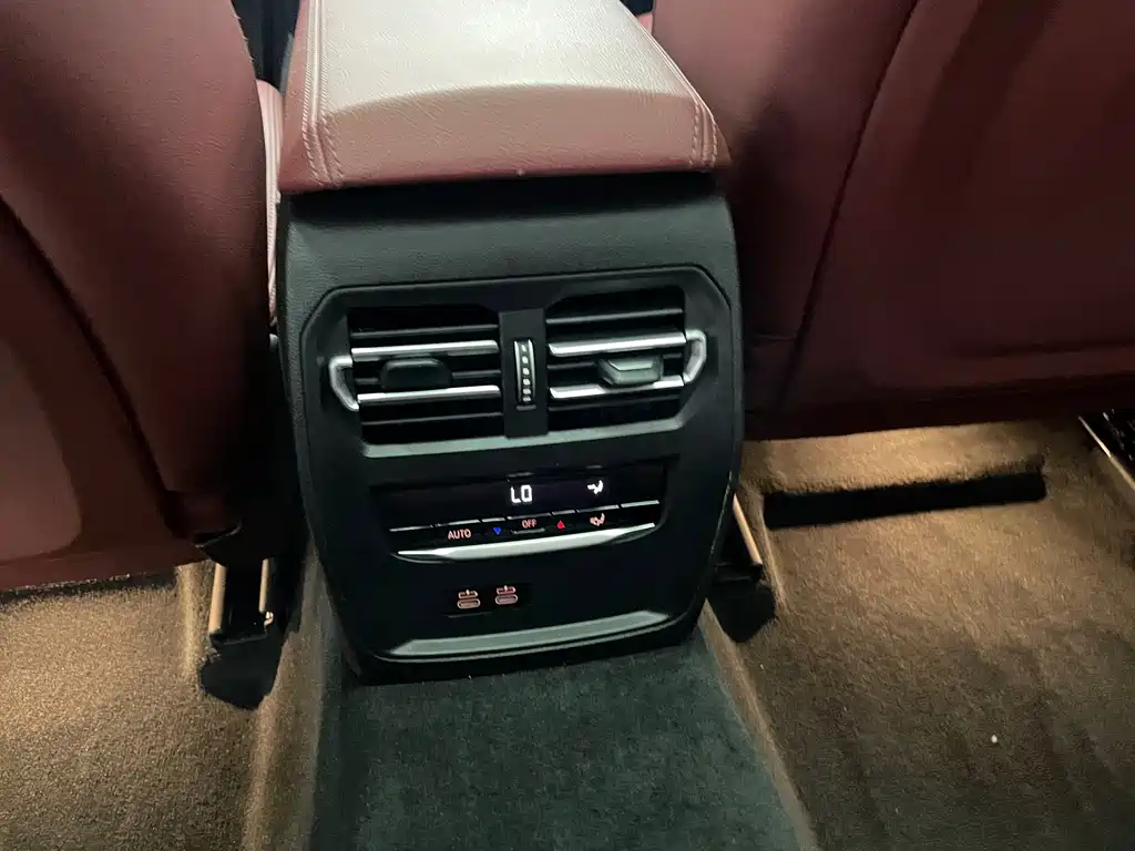 BMW 3 Series 2023 — фото 13
