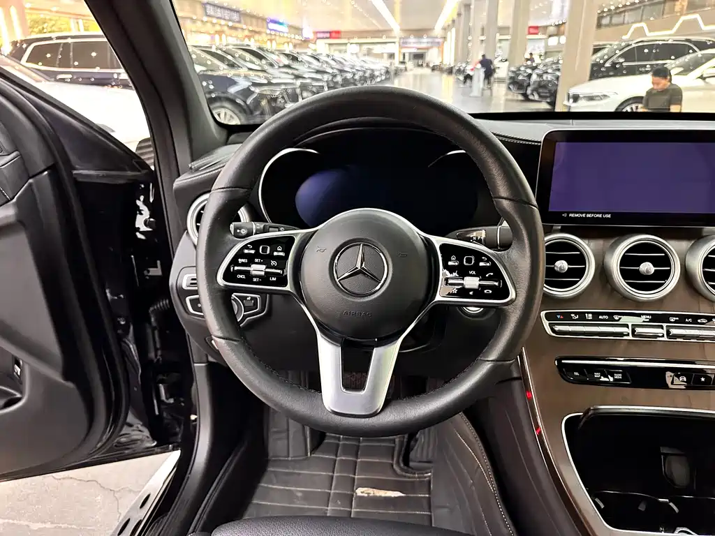 Mercedes-Benz GLC 2023