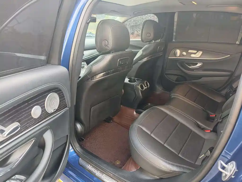 Mercedes-Benz E-Class 2020 — фото 13