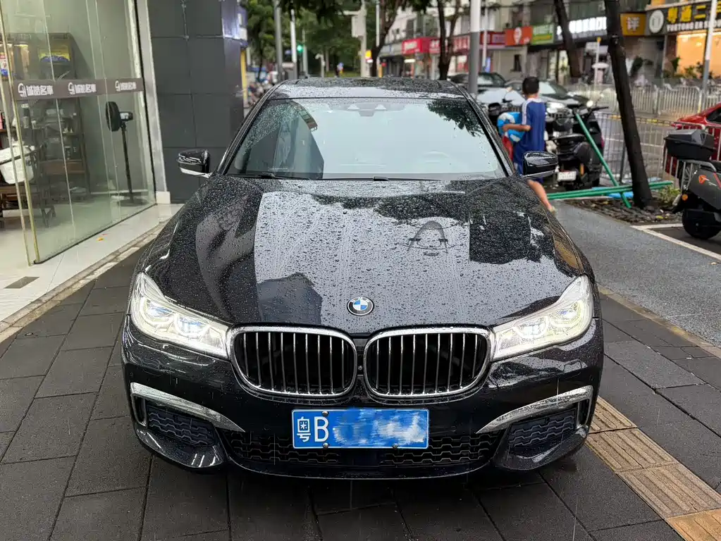 BMW 7 Series 2017 — фото 2