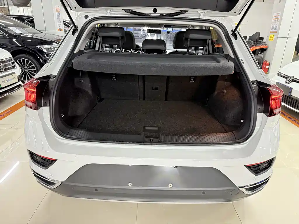 Volkswagen T-Roc 2023 — фото 18