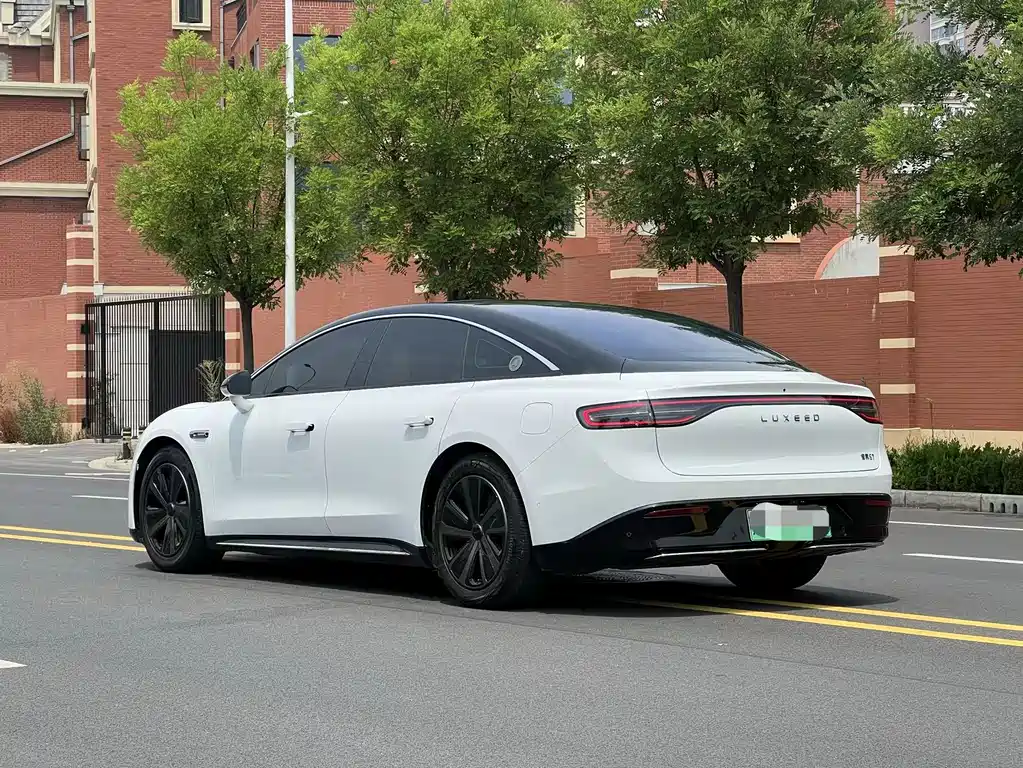 Luxeed Zhijie S7 2024