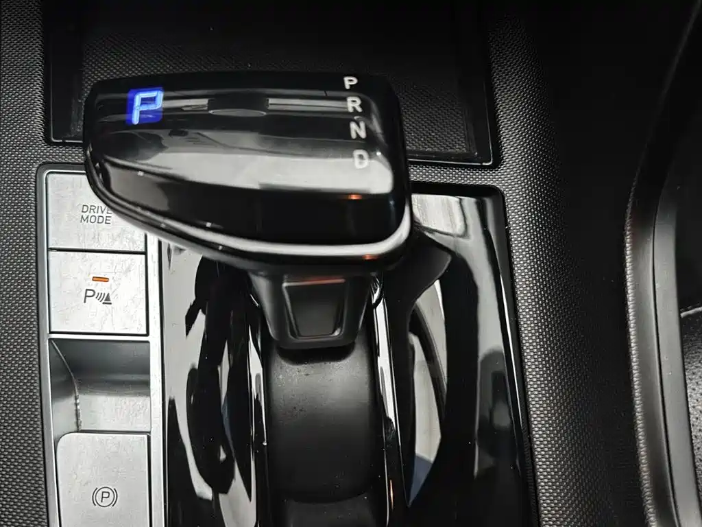 Hyundai Elantra 2024 — фото 13