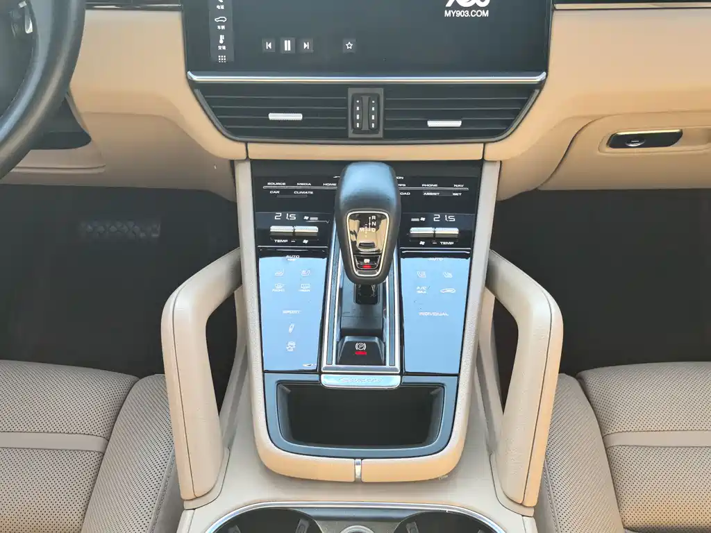 Porsche Cayenne 2020 — фото 15