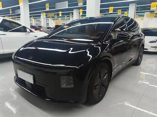Li Auto i8 2025