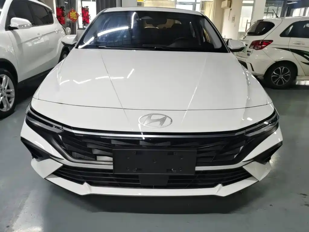 Hyundai Elantra 2024