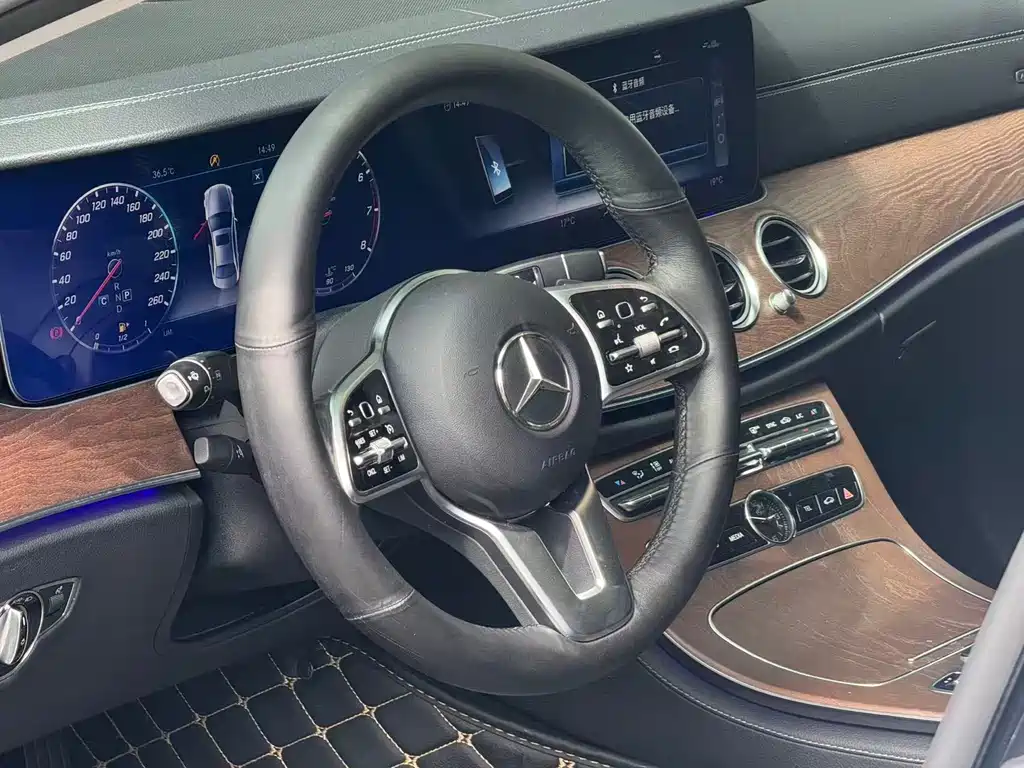 Mercedes-Benz E-Class 2020 — фото 19