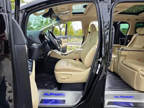 Toyota Alphard 2021