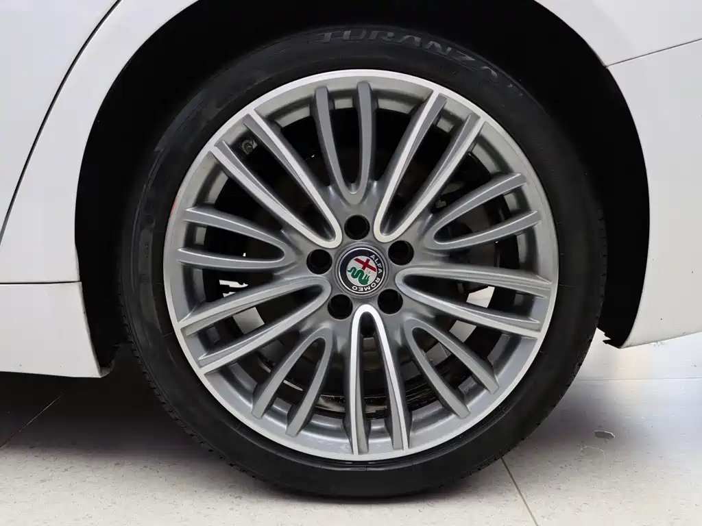 Alfa Romeo Giulia Juliet 2020 — фото 24