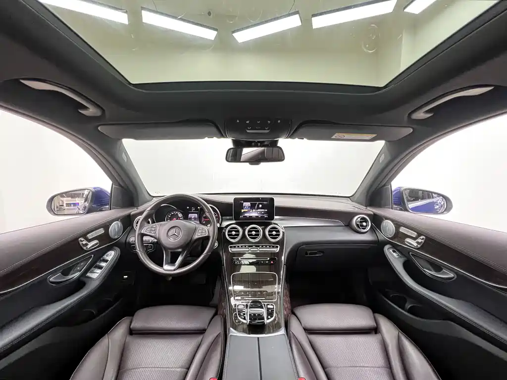 Mercedes-Benz GLC 2018 — фото 11