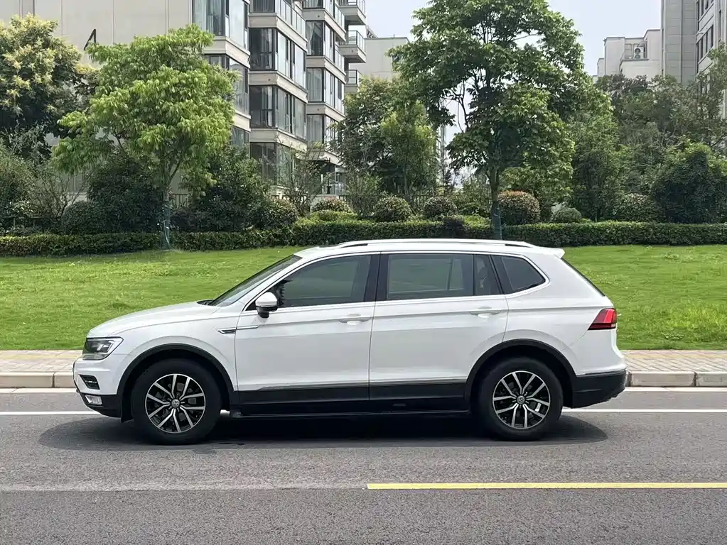 Volkswagen Tiguan L 2018 — фото 7