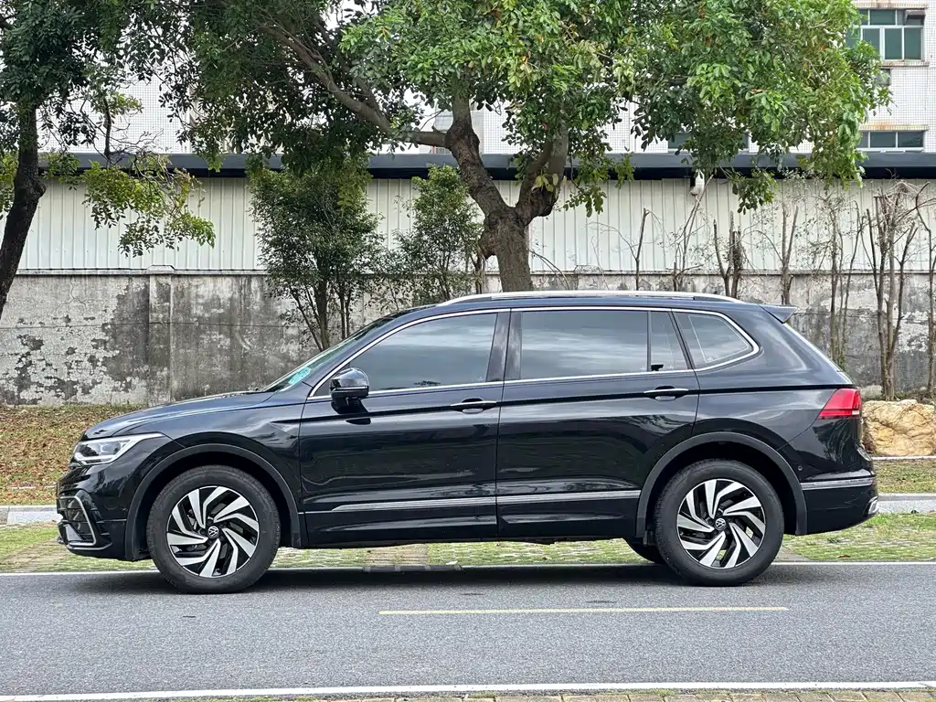 Volkswagen Tiguan L 2024
