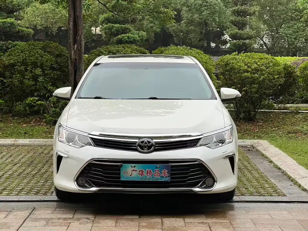 Toyota Camry 2017 — фото 5
