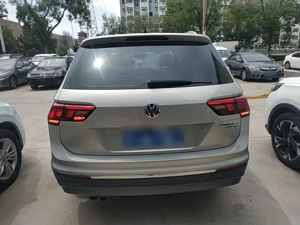 Volkswagen Tiguan L 2020 — фото 6