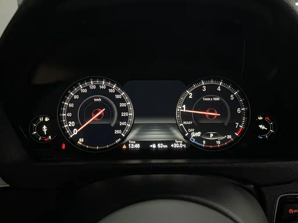 BMW 3 Series 2018 — фото 17