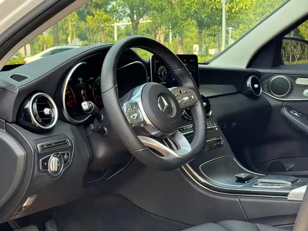 Mercedes-Benz C-Class 2021 — фото 17