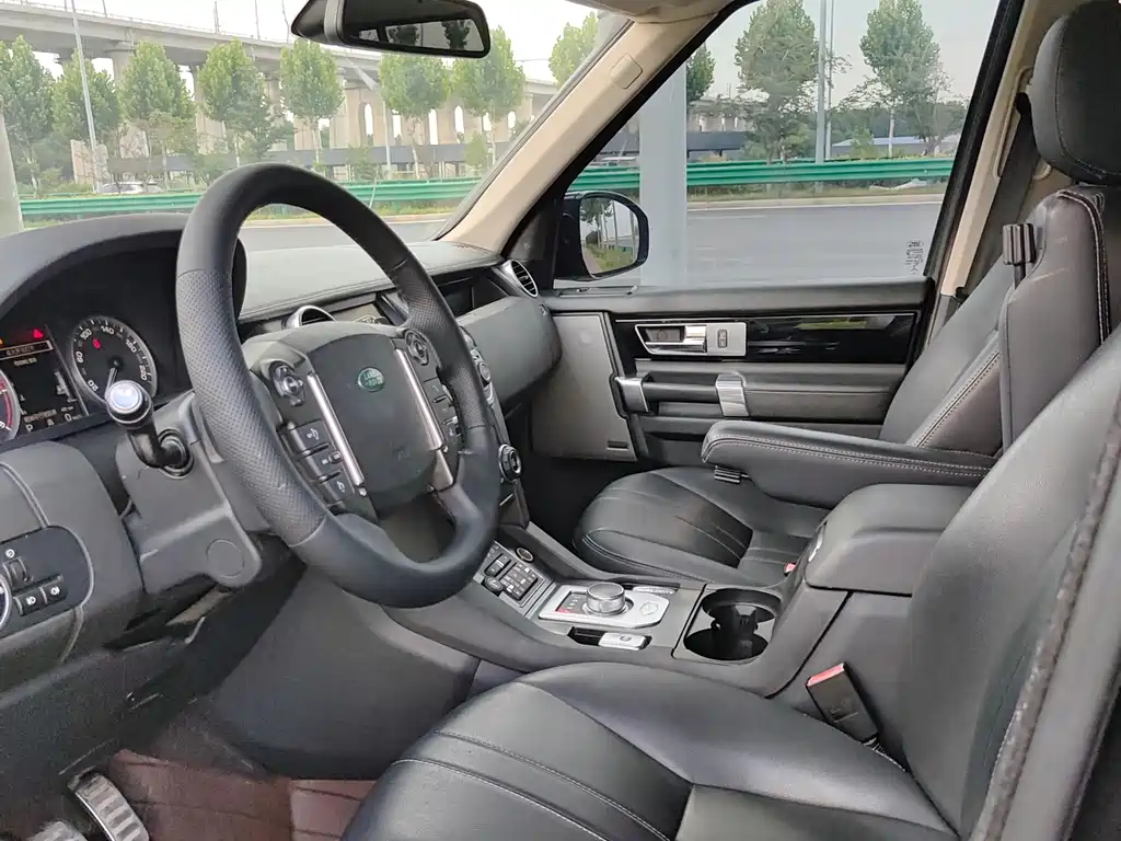 Land Rover Discovery 2013 — фото 13