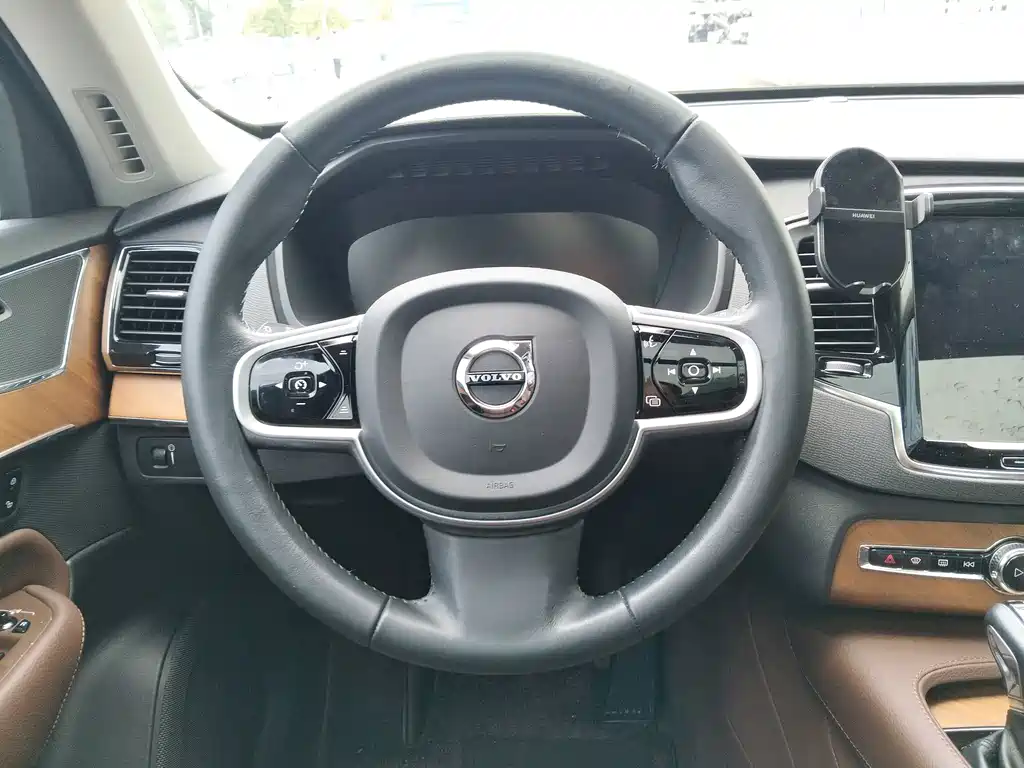 Volvo XC90 2020 — фото 8