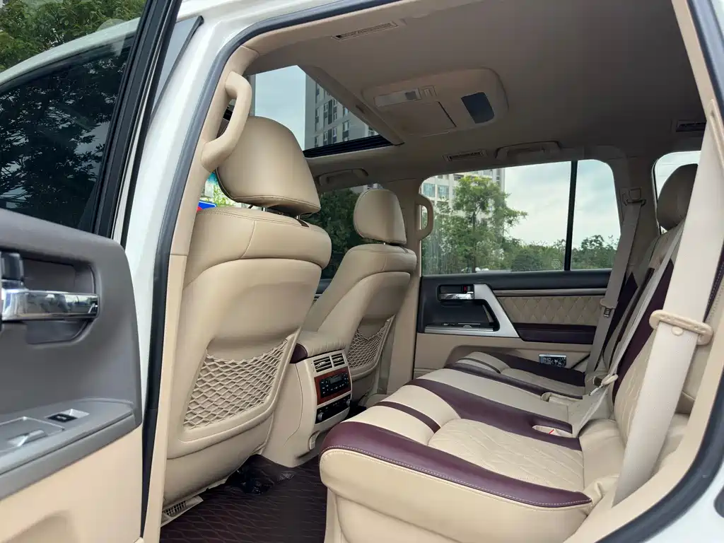 Toyota Land Cruiser 2014 — фото 10
