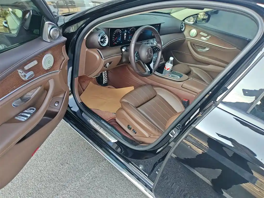 Mercedes-Benz E-Class 2022 — фото 23