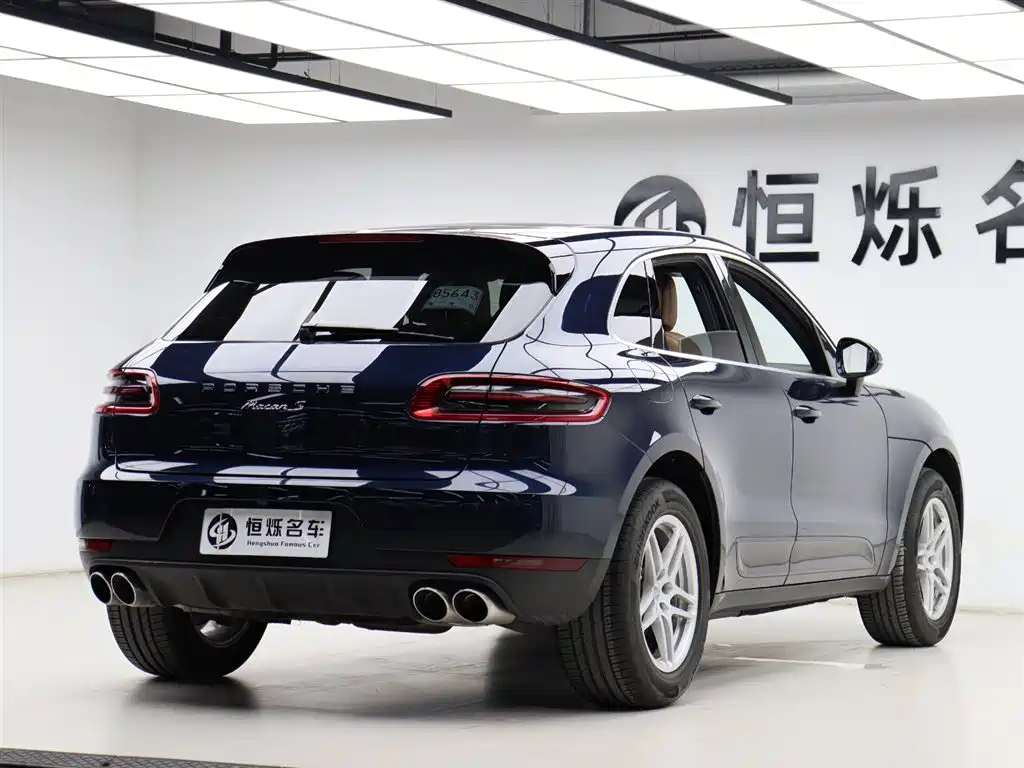 Porsche Macan 2018 — фото 28