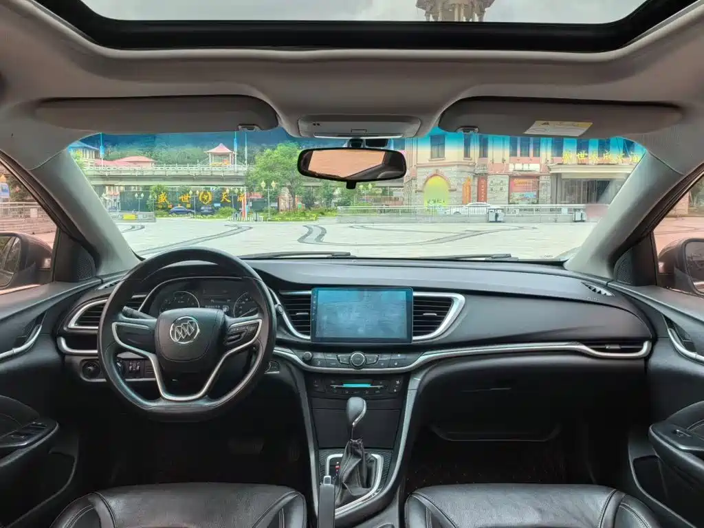 Buick Excelle 2017 — фото 10