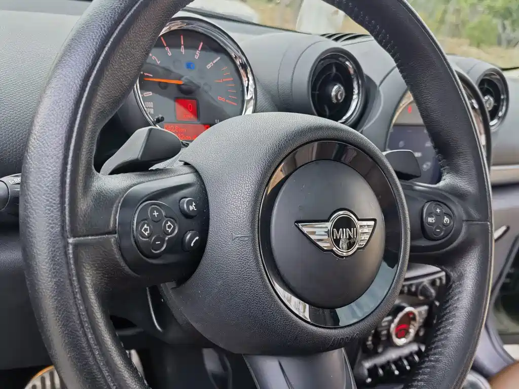 MINI Countryman 2015 — фото 17