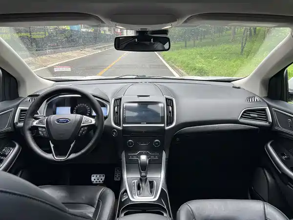 Ford Edge 2015