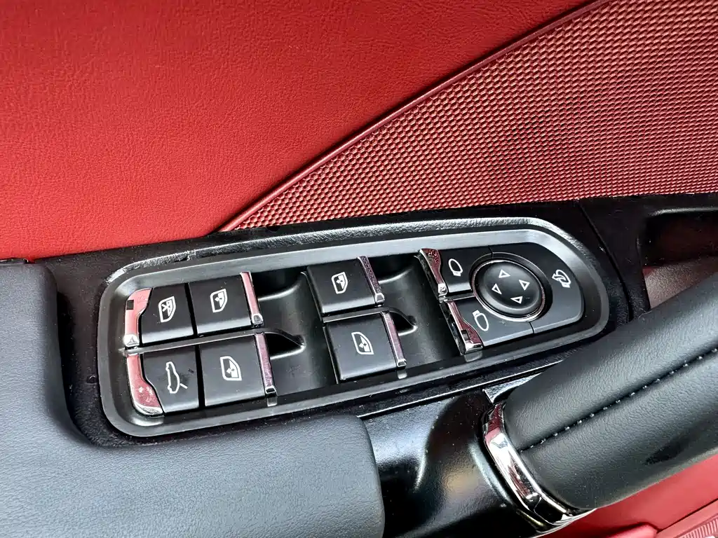 Porsche Cayenne 2013 — фото 18