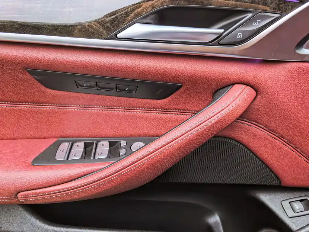 BMW 5 Series 2020 — фото 18