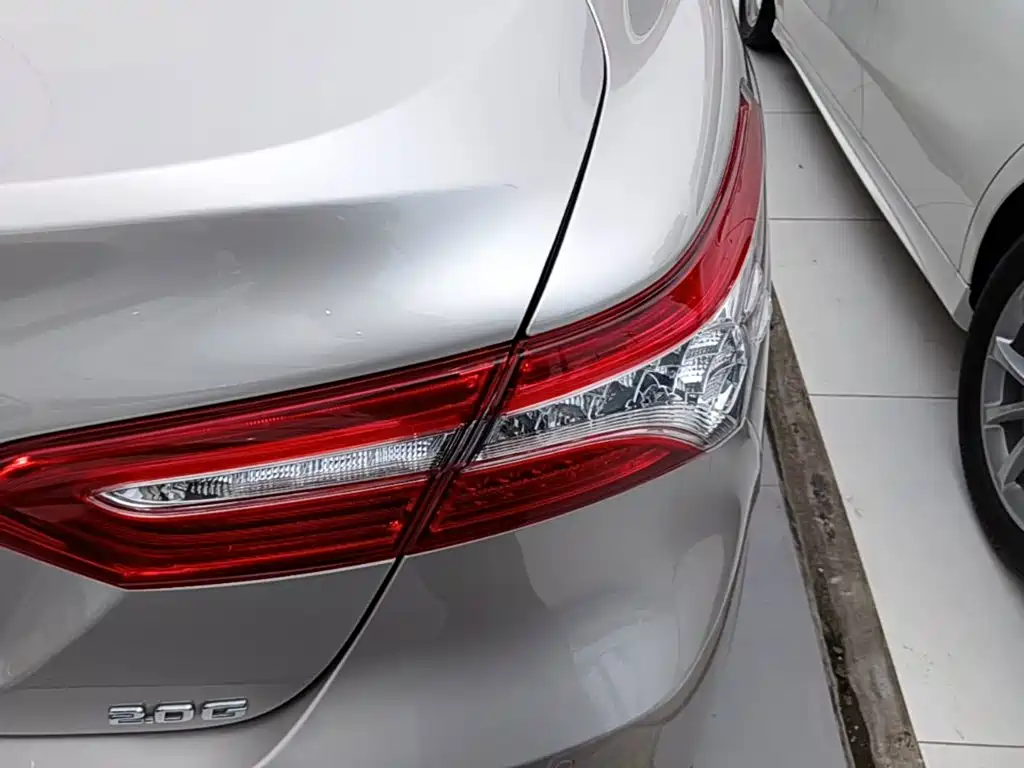 Toyota Camry 2022 — фото 8