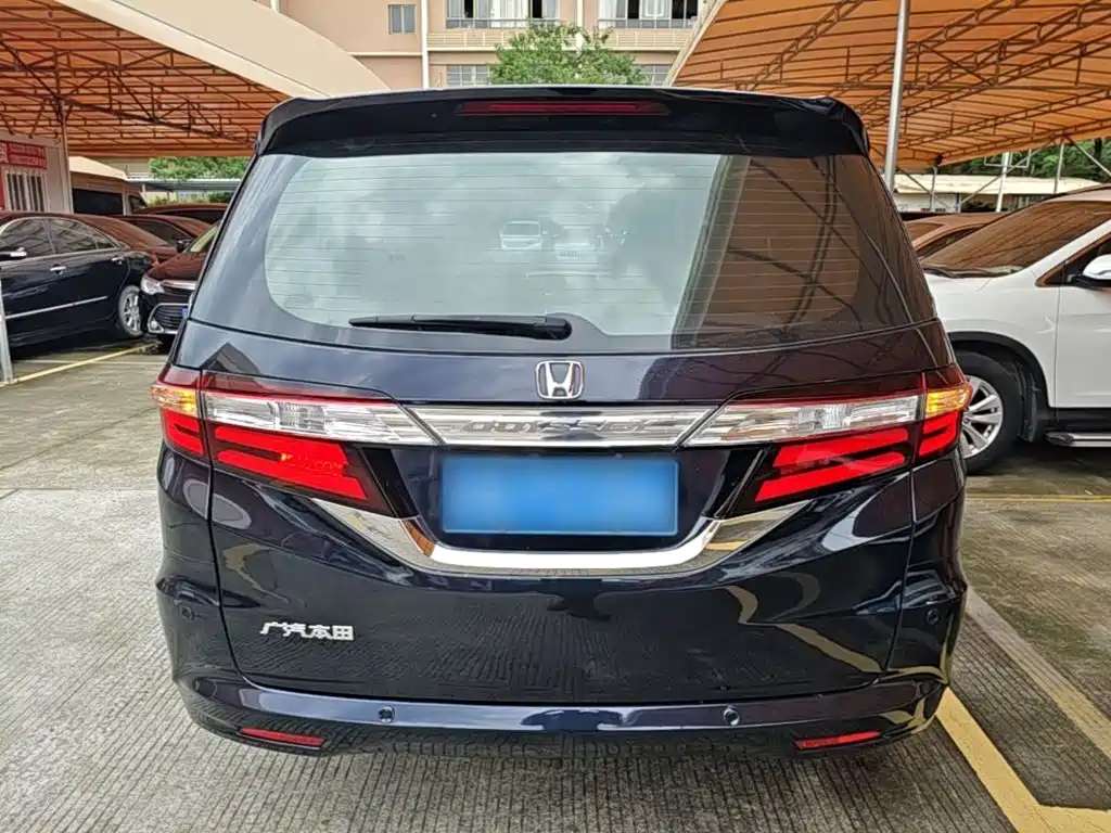 Honda Odyssey 2016 — фото 6