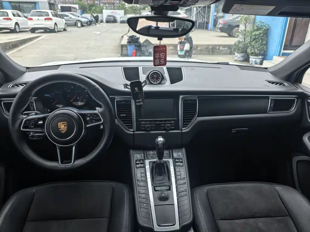 Porsche Macan 2015 — фото 14