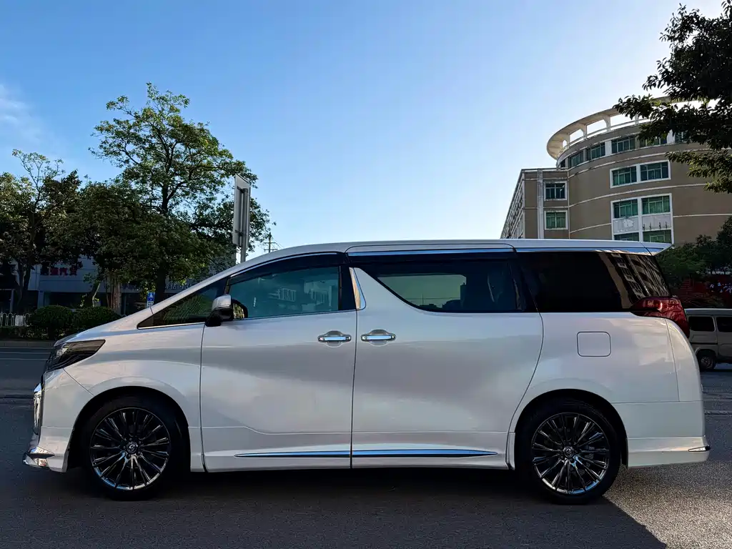 Toyota Alphard 2016 — фото 4