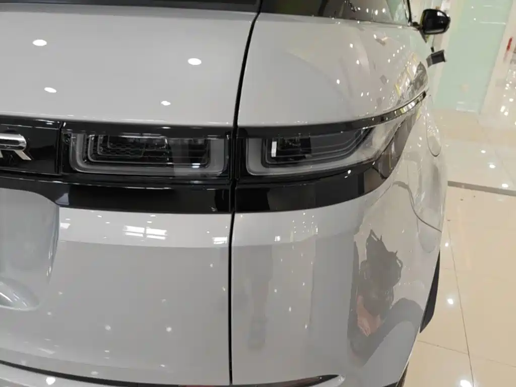 Land Rover Range Rover Evoque 2023 — фото 8