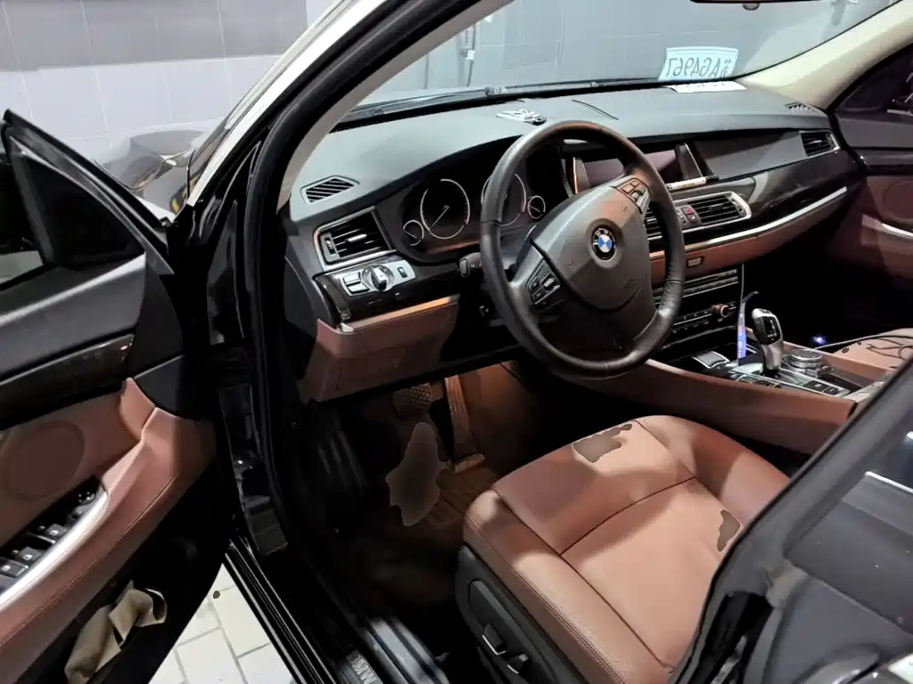 BMW 5 Series GT 2015 — фото 16