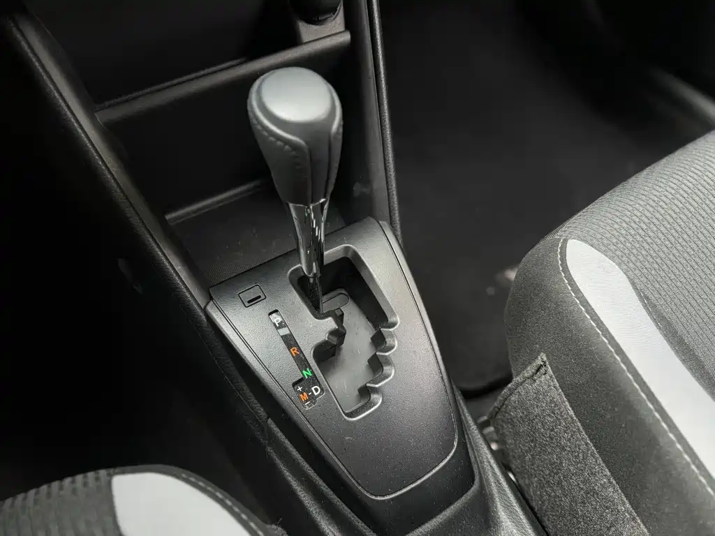 Toyota Yaris L 2022 — фото 11